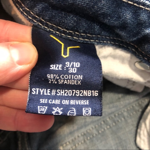 🙀$10 SALE Vigoss cutoff shorts 🌸 - Picture 3 of 4